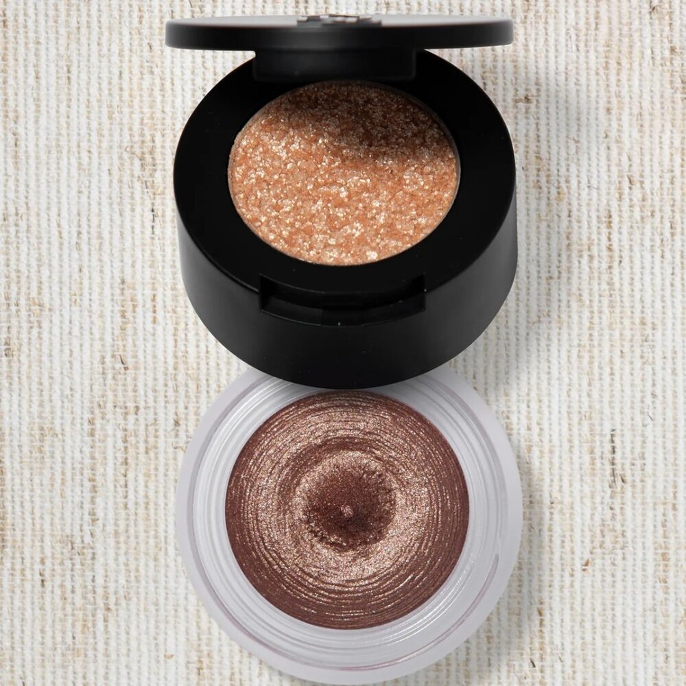 🍂 Auric Smoke Reflect Eyeshadow Duo – Defiance